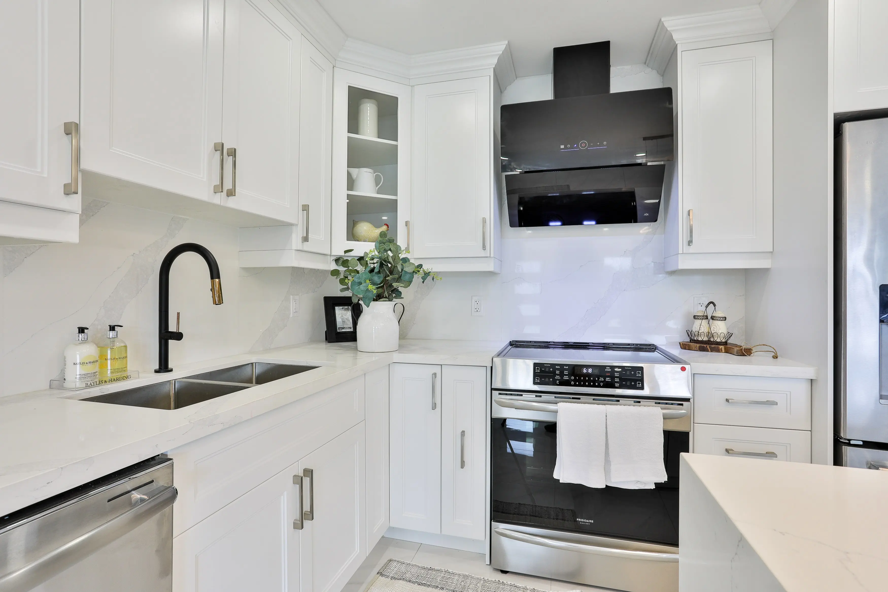 kitchen-interiors-toronto